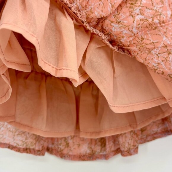 ASTR the Label Theron Botanical Puff Sleeve Smocked Top Size Small - Picture 13 of 13